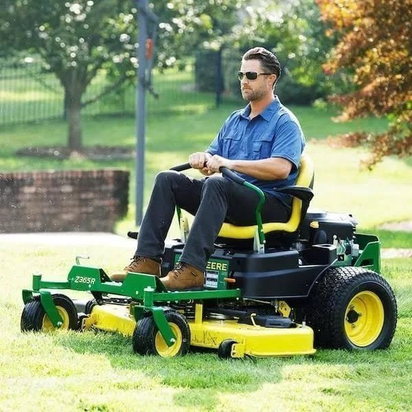 Z365R 48 in. 24 HP Gas Dual Hydrostatic Zero-Turn Riding Mower