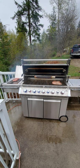 Napoleon Prestige PRO 665 Freestanding Gas Grill with Infrared Rear Burner and Infrared Side Burner and Rotisserie Kit - CozeeFlames.com